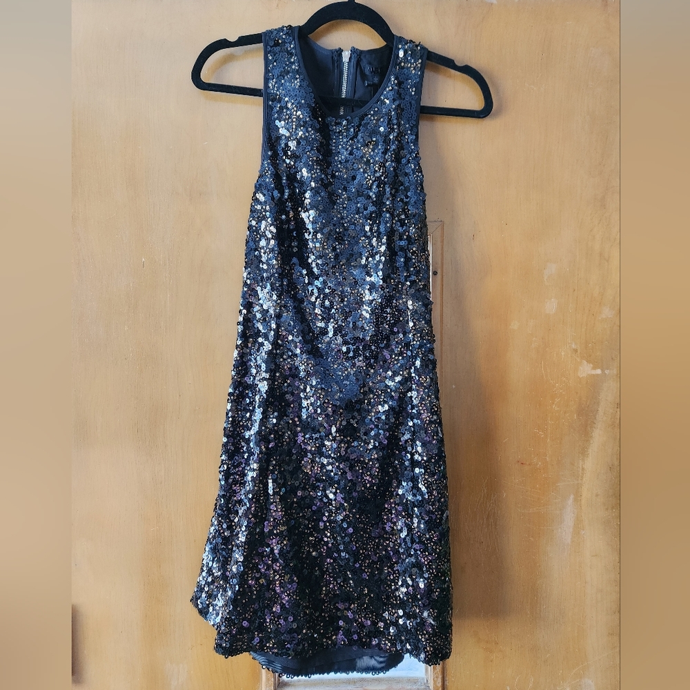 NBD Sequin top L